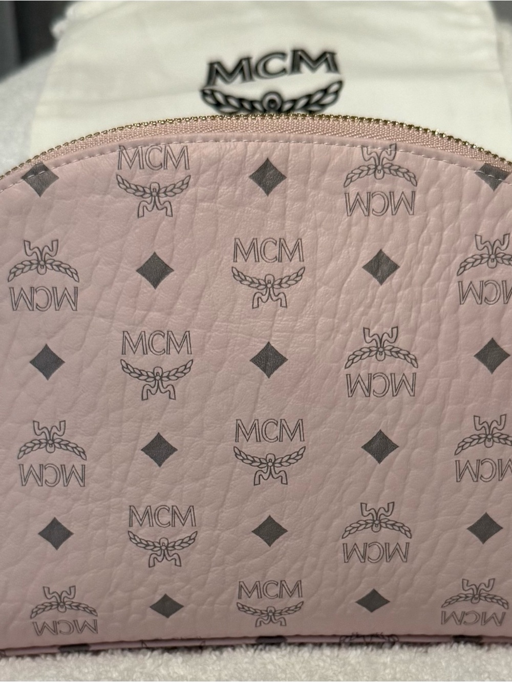 Authentic MCM pink leather cosmetic pouch with certificate of authenticity - Picture 1 of 3